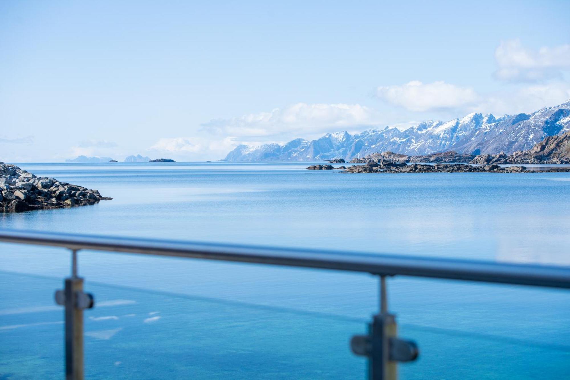 Lofoten Waterfront Luxury Lodge Ballstad Exterior foto